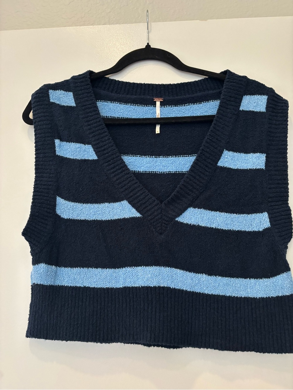 Free People "Santa Monica" cropped Striped V-Neck ribbed Knit Vest preppy